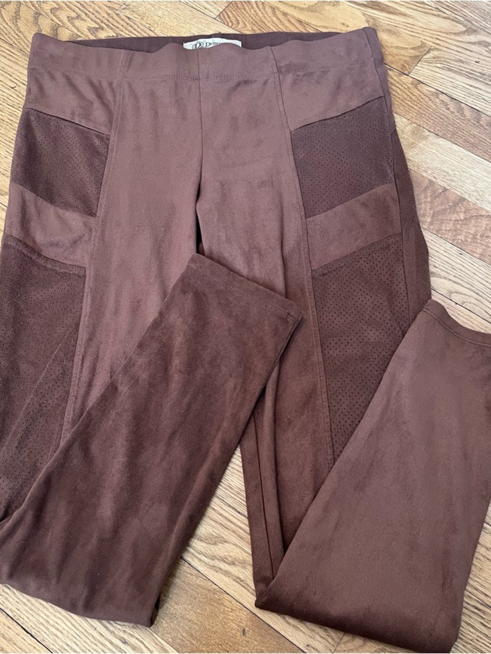 Democracy Nutmeg Faux-Suede Leggings w/ Side Perforation Detail Sz 8 Moto Knit